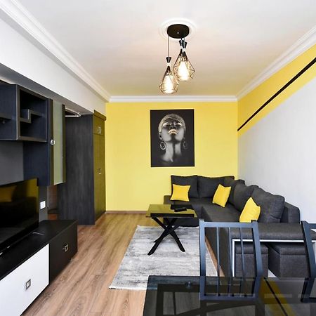 Positive Apartment In Center Of Yerevan City Екстер'єр фото