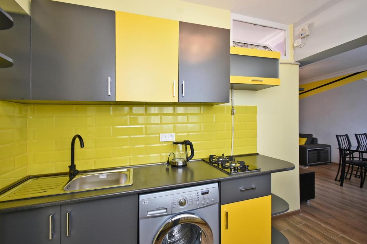 Positive Apartment In Center Of Yerevan City Екстер'єр фото